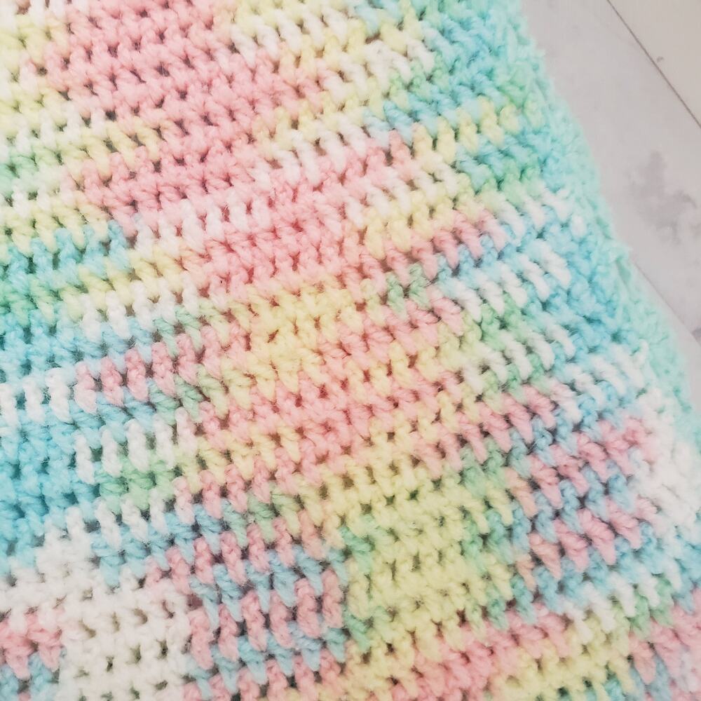 Crochet multi color baby crib blanket size 36×30 scalloped edge hand made